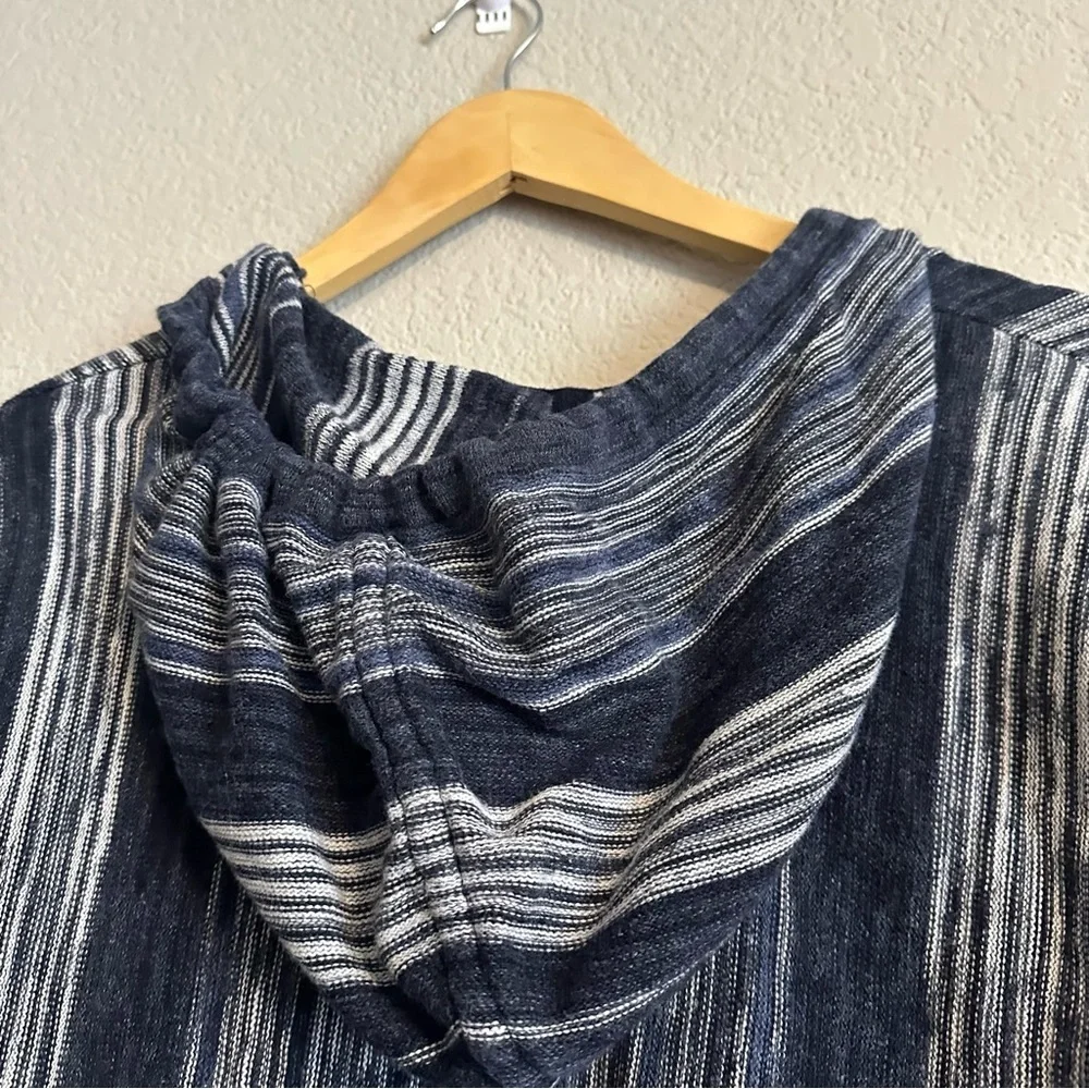 Lucky Brand Baja Woven Hooded Sweatshirt Sz Large Navy and White Long Sleeveless